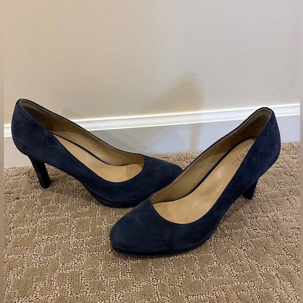Naturalizer Dark Blue Heels Size 9